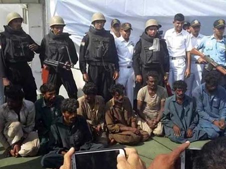 పాకిస్తాన్ బోట్‌లో డ్రగ్స్.. 600 కోట్ల రూపాయల హెరాయిన్ సీజ్