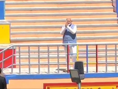 బ‌ద్రీనాథ్‌లో మోడీ! కేదార్‌నాథ్‌లో వివాదాల అగ్గి రాజేసి..!