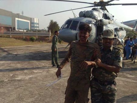 జార్ఖండ్‌లో రెచ్చిపోయిన మావోయిస్టులు .. 11 మంది జవాన్లకు గాయాలు