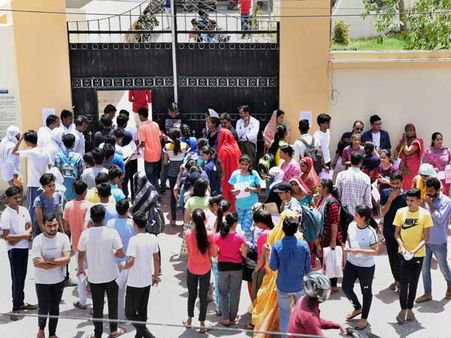 నీట్ పరీక్ష 2019: కటాఫ్ మార్కులు ఇవే...ఈ ప్రశ్నలు చాలా కష్టంగా వచ్చాయి