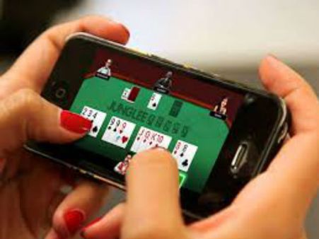 ఆన్‌లైన్ గేమ్స్.. ప్రాణాలు తీస్తున్నాయి.. కాపురాలు కూల్చుతున్నాయి..!