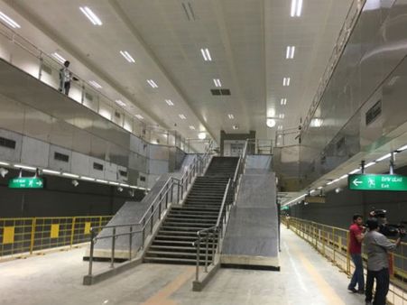 బెంగ‌ళూరుపై ఉగ్ర ప‌డ‌గ‌? మెట్రో స్టేష‌న్‌లో పేలుళ్ల‌కు య‌త్నం? ఆగంత‌కుడి క‌ద‌లిక‌లు