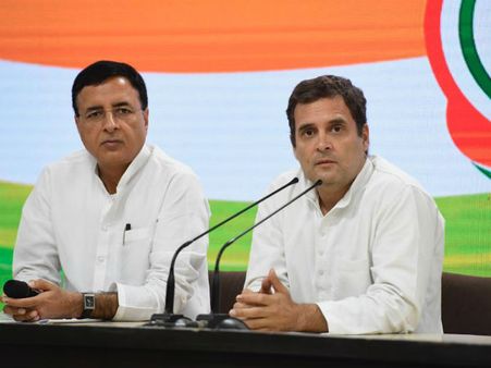 పెద్దనోట్ల రద్దు ప్రకటనకు ముందు మోడీ తన మంత్రులను ఇంట్లో పెట్టి తాళం వేశారు: రాహుల్