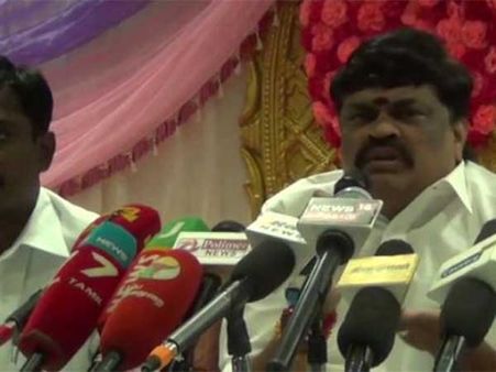 కమల హాసన్ నాలుక కోయాలి..తమిళ్ మంత్రి