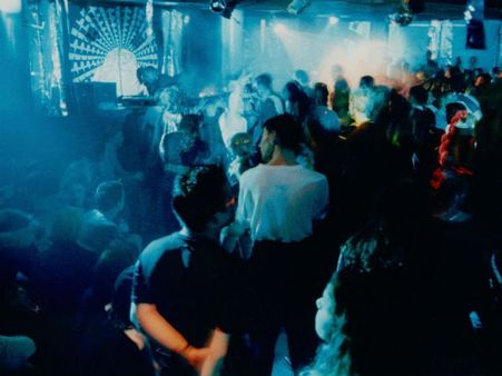 తెలుగు రాష్ట్రాల్లో బ్యాడ్ కల్చర్.. పల్లెలకు చేరిన రేవ్ పార్టీలు