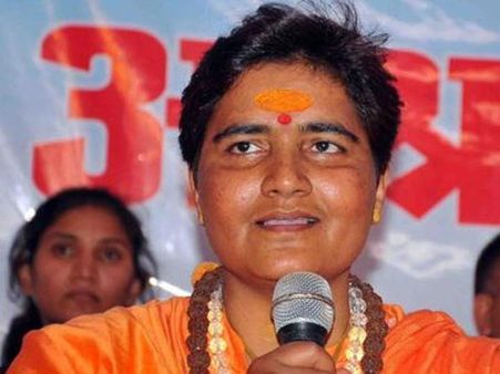 గాడ్సే దేశభక్తుడా : సాధ్వి వ్యాఖ్యలపై కేటీఆర్, అబ్దుల్లా గుస్సా, భేషరతు క్షమాపణ చెప్పాలని డిమాండ్