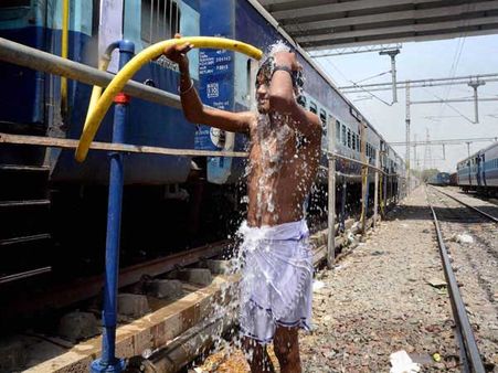 నిప్పుల కుంపటిలా తెలుగు రాష్ట్రాలు.. రికార్డుస్థాయి ఉష్ణోగ్రతలతో జనం విలవిల..