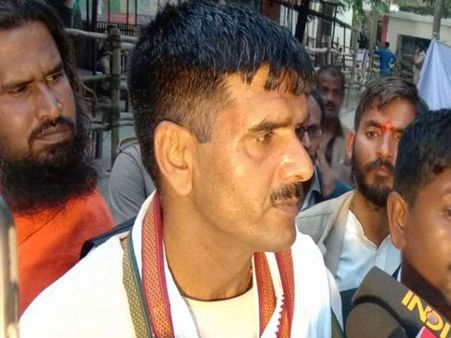 50 కోట్లిస్తే మోడీని చంపేస్తా వీడియో వైరల్ ..షాక్ లో బీజేపీ .. ఆడియో మార్చారంటున్న తేజ్ బహదూర్