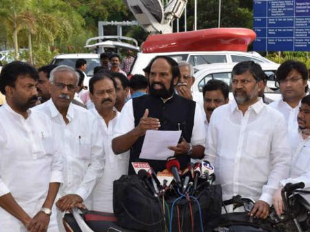 40 రోజుల వద్దు, 3 రోజులు చాలు : జెడ్పీ చైర్మన్, ఎంపీపీ ఎంపికపై ఈసీతో ఉత్తమ్