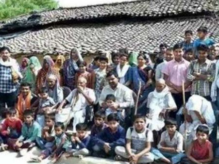 ఒక్క కుటుంభం కోసం ప్రత్యేక పోలీంగ్ బూత్... ప్రత్యేక బస్... !