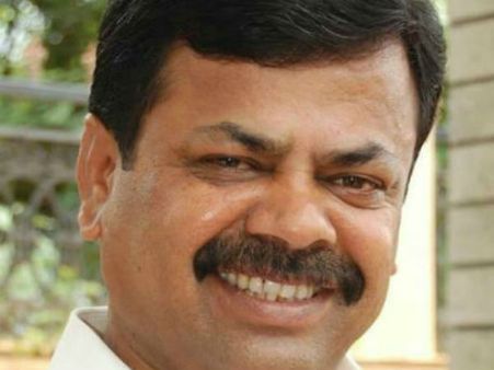 సీఎం కుర్చి కోసం రూ. 50 కోట్లు పెట్టుబడి, ఇద్దరు మంత్రుల హల్ చల్, బీజేపీ ఎమ్మెల్యే ఫైర్ !