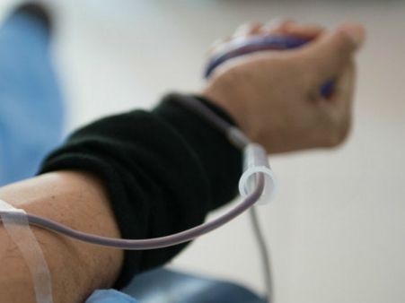 కులం మతం లేని రక్తం... హిందూ మహిళ ప్రాణం కాపాడింది