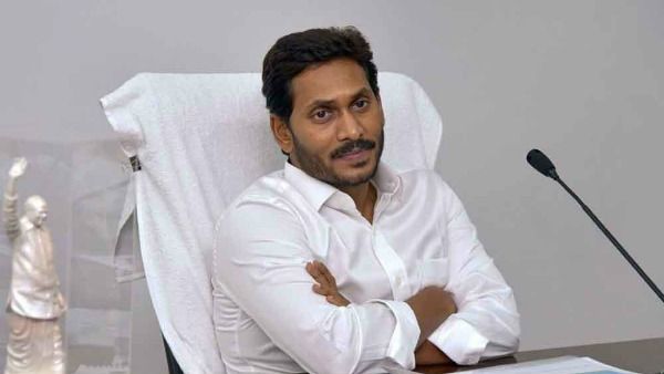 బీజేపీ ఇచ్చిన ఆఫర్ కు నో చెప్పిన ఏపీ సీఎం వై ఎస్ జగన్ .. మా తోలి ప్రాధాన్యం అదే అని తేల్చేసిన జగన్