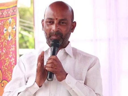 కేసీఆర్ వి అన్నీ హత్యా రాజకీయాలే..! నిలువరించి తీరుతామన్న బండి సంజయ్..!!