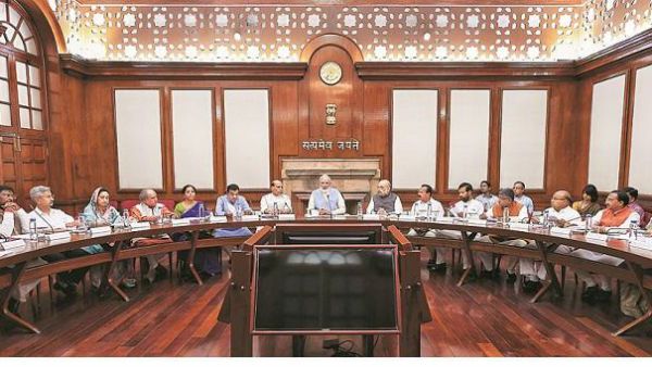 కేంద్ర కేబినెట్ ఆమోదం: జమ్ము కశ్మీర్‌లో మరో ఆరునెలల పాటు రాష్ట్రపతి పాలన