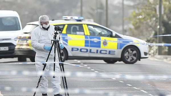 వీరి మధ్య ఏంటి సంబంధం: మహిళను తన నాలుగేళ్ల కొడుకు ముందే చంపిన వ్యక్తి..ఆపై...