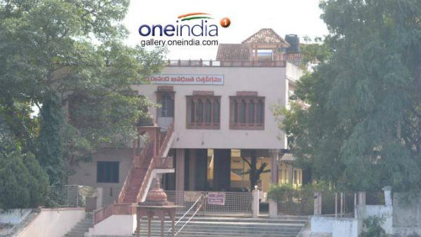 టీడీపీలో చిచ్చుపెట్టిన ప్రజావేదిక కూల్చివేత ... ఆందోళన తప్పు , బాబు భజన ఆపండి అన్న టీడీపీ నేత