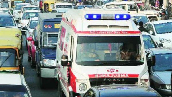 అంబులెన్స్‌కు అడ్డొస్తే 10వేల జరిమానా...