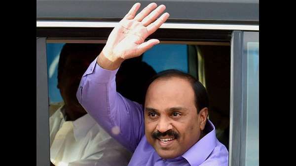 బళ్లారి జిల్లాకు గాలి జనార్దన్ రెడ్డి, ఐసీయూలో మామ: సుప్రీం కోర్టును ఆశ్రయించిన మాజీ మంత్రి !