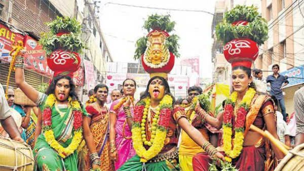 బోనాల జాతరకు సర్వం సిద్ధం.. గోల్కొండ కోటలో సందడి షురూ