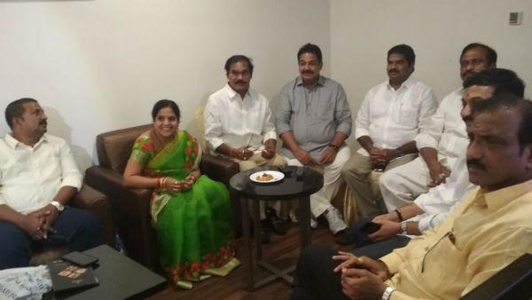 టీడీపీకి కాపు నేత‌ల భారీ షాక్‌: 20 మంది ర‌హ‌స్య స‌మావేశం: బీజేపీ లోకి వెళ్ల‌టం పైనే చ‌ర్చ‌..!