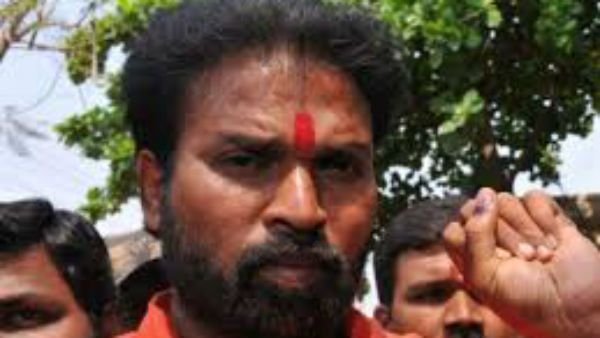 వాల్మీకీలకు 7.5 శాతం రిజర్వేషన్లు: స్వామిజీ ఆదేశిస్తే రాజీనామా, ఏదీ శాస్వతం కాదు, బళ్లారి శ్రీరాములు