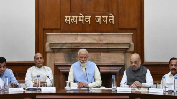 మైనారీటీ విద్యార్థులకు 5 కోట్ల స్కాలర్‌షిప్స్... మంత్రి నఖ్వీ...