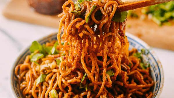 ప్రాణం మీదికొచ్చిన నూడుల్స్ చట్నీ .. వెంటిలేటర్‌పై చిన్నారి .. కారణమిదే ...