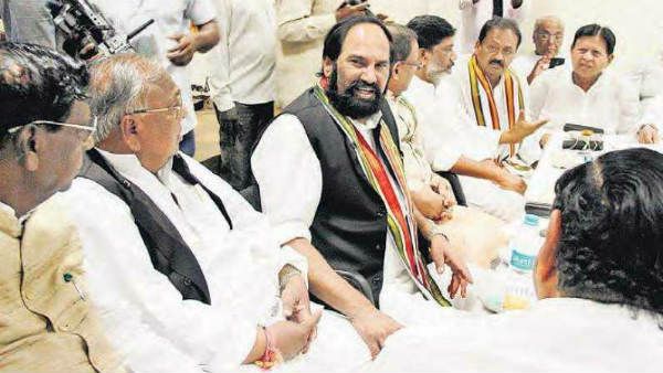 శాపగ్రస్థ పదవేనా..? పీసిసి పగ్గాలు చేపట్టిన మరుక్షణం నుంచి ఉత్తమ్ ను వెంటాడుతున్న వివాదాలు..!!