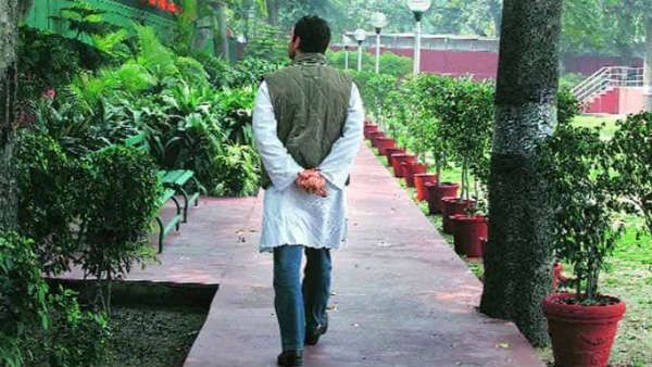 అయ్యో .. రాహుల్, బంగ్లా ఖాళీ చెయాలని నోటీసులు ...