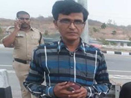 రెవెన్యూ ఉద్యోగుల వేధింపులు : ఆత్మహత్య చేసుకుంటానని కేసీఆర్‌కు లేఖ