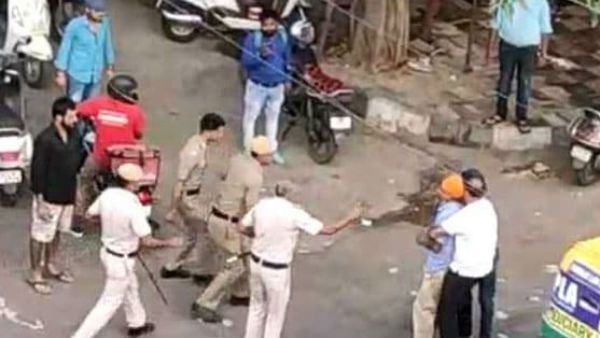 ఢిల్లీలో కత్తితో సర్దార్‌జీ వీరంగం.. పట్టుకోవడానికి వచ్చి పరుగులు తీసిన పోలీసులు
