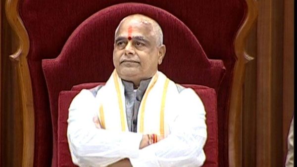 శాస‌న‌స‌భ‌లో కొత్త ట్విస్ట్‌: స‌్పందించని బాబు : స‌భాప‌తికి స్వాగ‌తం ప‌ల‌క‌కుండా..వైసీపీకి అస్త్రం..