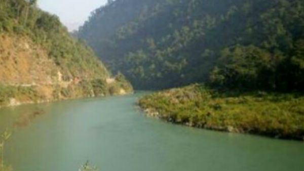 సిక్కింలో పొంగి ప్రవహిస్తున్న తీస్తానది...ప్రమాద హెచ్చరికలను జారీ చేసిన ప్రభుత్వం