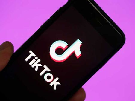 నేపాల్ టిక్‌టాక్ స్టార్‌ను కలిసేందుకు ఇంటినుండి పారిపోయిన ముంబయి యువతి... !