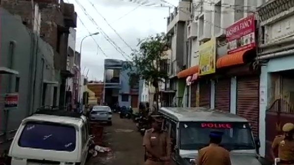 ఐసిస్ సానుభూతిప‌రుల కోసం జ‌ల్లెడ‌: ఉలిక్కిప‌డ్డ జ‌నం!