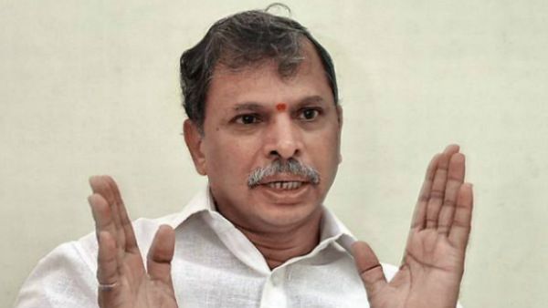 కాళేశ్వరానికి వ్యతిరేకంగా జలదీక్ష చేశావ్, కేసీఆర్ హిట్లర్ అన్నావ్ .. ఇప్పుడు ఎలా వెళ్తావ్ జగన్