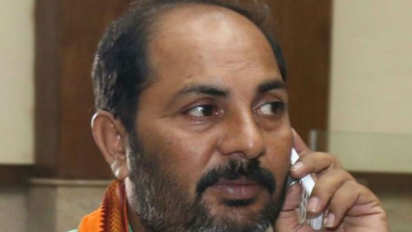 చిన్నారులపై లైంగికదాడులే కాని.. మిడిల్ ఏజ్ మహిళలపై... యూపీ మంత్రి కాంట్రవర్సీ కామెంట్లు