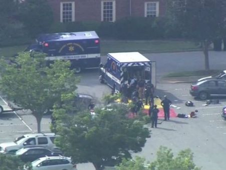 అమెరికాలో మళ్లీ కాల్పులు: ఈ సారి కాల్పులు జరిపింది ఒక ఉద్యోగి...12 మంది మృతి