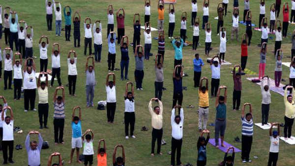 యోగ చేయడం వల్ల కలిగే ప్రయోజనాలేంటీ ?