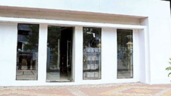 రంగుమారిన అన్నా క్యాంటిన్లు...