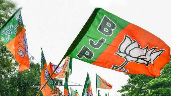 తెలుగు రాష్ట్రాల్లో దూకుడు పెంచిన బీజేపీ..! బలమైన సామాజిక వర్గాలే కమలం టార్గెట్..!!