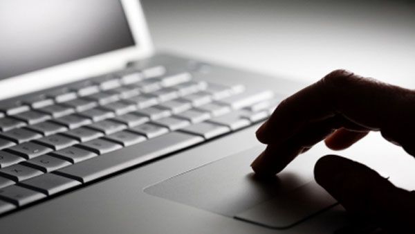 మ్యాట్రిమోనీ పేరుతో నయా చీట్ : గిప్ట్ కాదంటూనే వంచన...