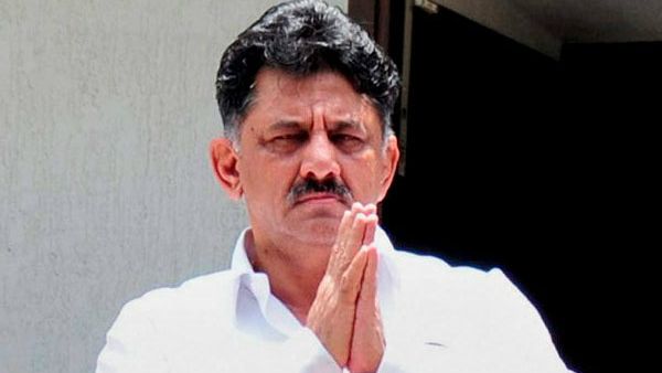 రెబల్ ఎమ్మెల్యేలను వాడేసుకుంటున్నారు: మీ జీవితాలు నాశనం, డీకేశీ, చివరి ప్రయత్నం !