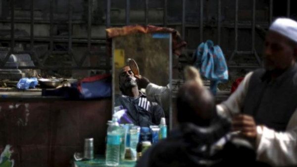 పీక్‌కి చేరిన వర్ణ వివక్ష : దళితులకు కటింగ్ చేయని బార్బర్లు, బ్రహ్మచారులగానే యువత, ఎక్కడో తెలుసా..?