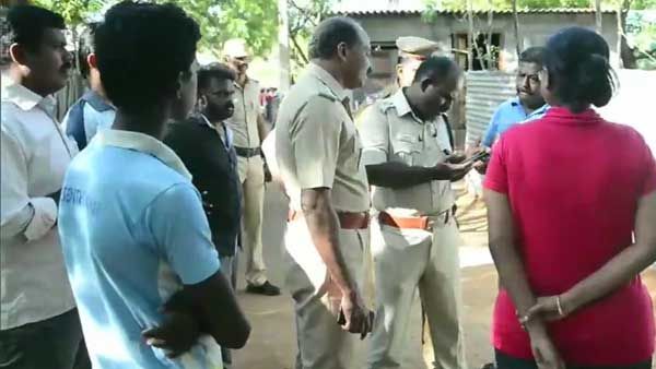 పరువు హత్య : ప్రేమ పెళ్లి చేసుకున్నారని..