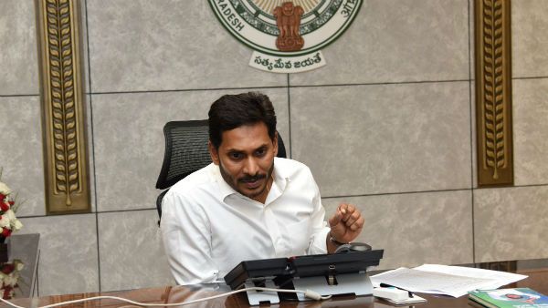 సీబీఐకి జ‌గ‌న్ పేరు చెప్ప‌మ‌న్నారు: చంద్ర‌బాబు ఒత్తిడి చేసారు: ఆ కేసు లోసాక్షి సంచ‌ల‌న ఆరోప‌ణ‌లు..!