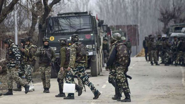 ఏం జరుగుతోంది: జమ్మూ నుంచి ఢిల్లీకి అజిత్ దోవల్... కశ్మీర్‌లో భారీగా బలగాలు మోహరింపు