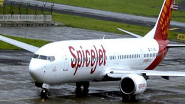 విమానంలో ఆగిపోయిన చిట్టి గుండె.. ఆపరేషన్‌కు ముందే...