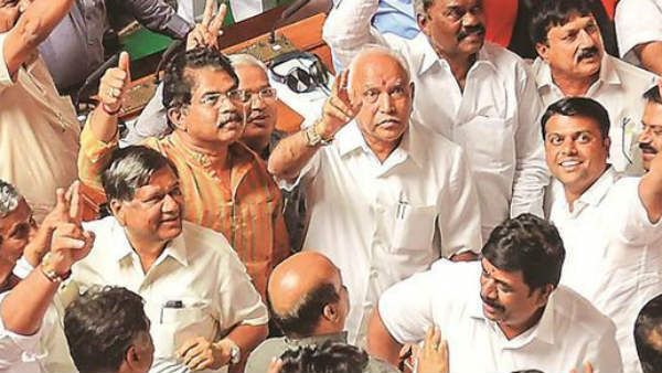 క‌ర్నాట‌కంలో అనూహ్య ఘ‌ట్టం: రాష్ట్ర‌ప‌తి పాల‌న దిశ‌గా అడుగులు?